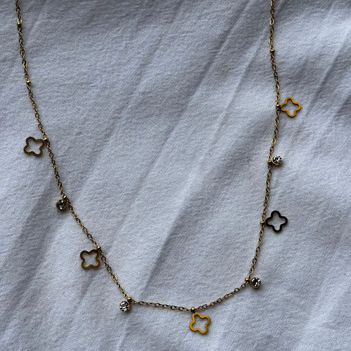 Clover charm neckchain