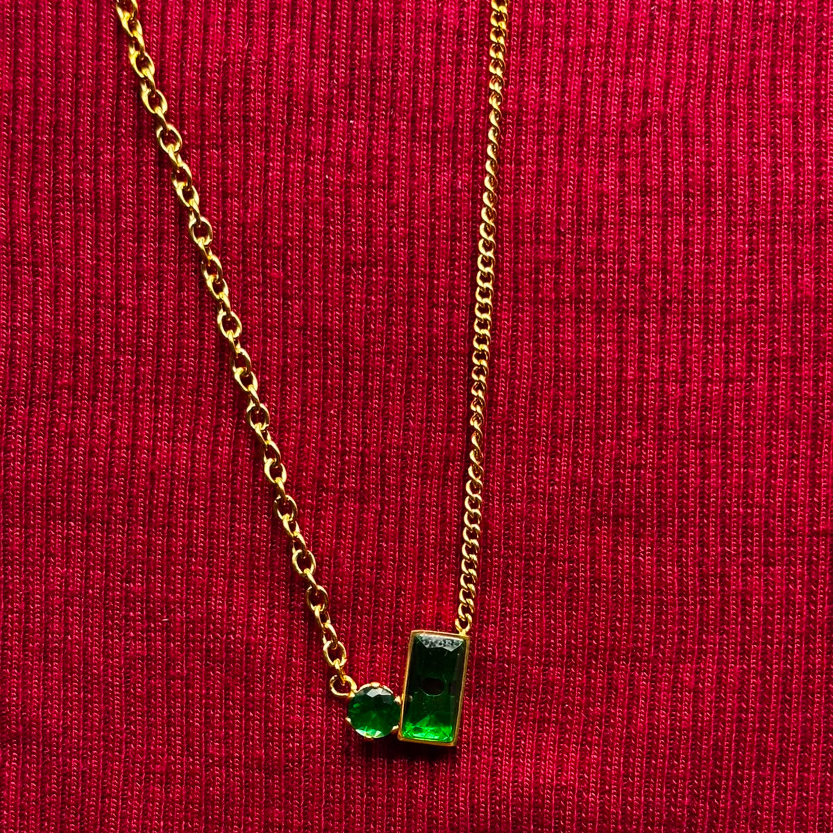 Green stone neckchain