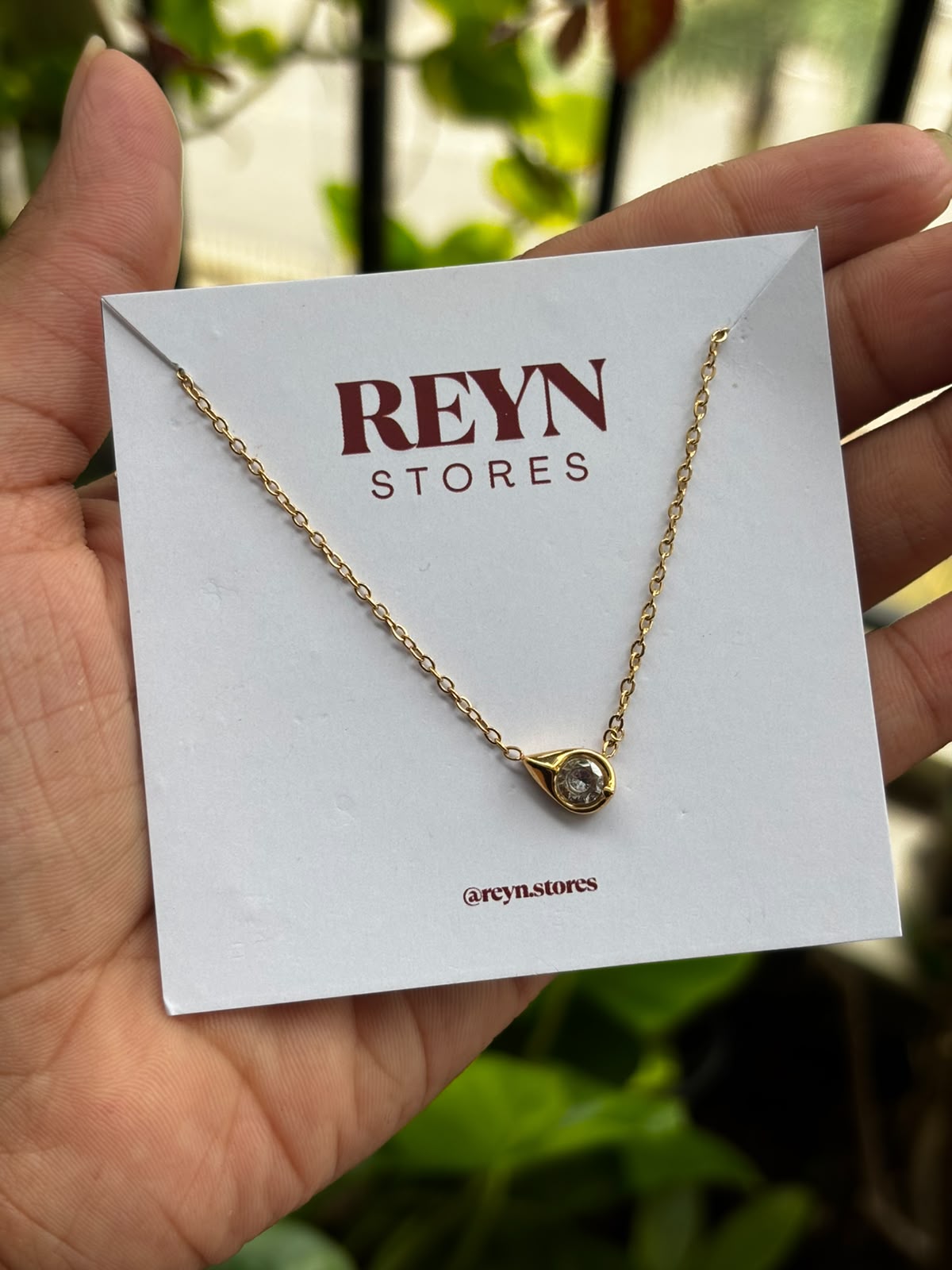 Tear drop neckchain