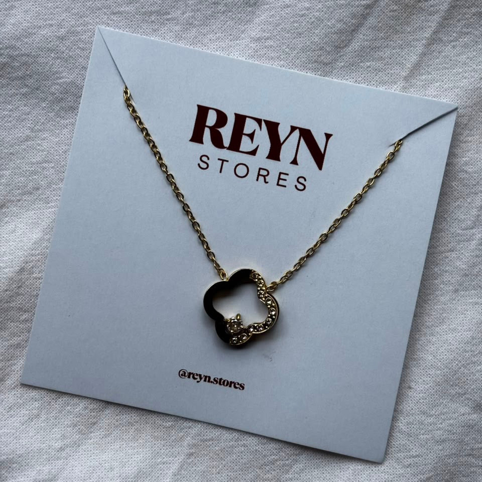 Clover glow neckchain